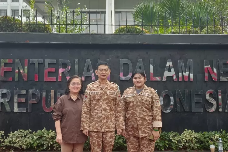 Bupati Talaud Welly Titah Di Dampingi Istri Tercinta Ny. Henny Titah Hongwijoyo Bersama Wakil Bupati Talaud Anisya Gretsya Bambungan. (Foto Ist)