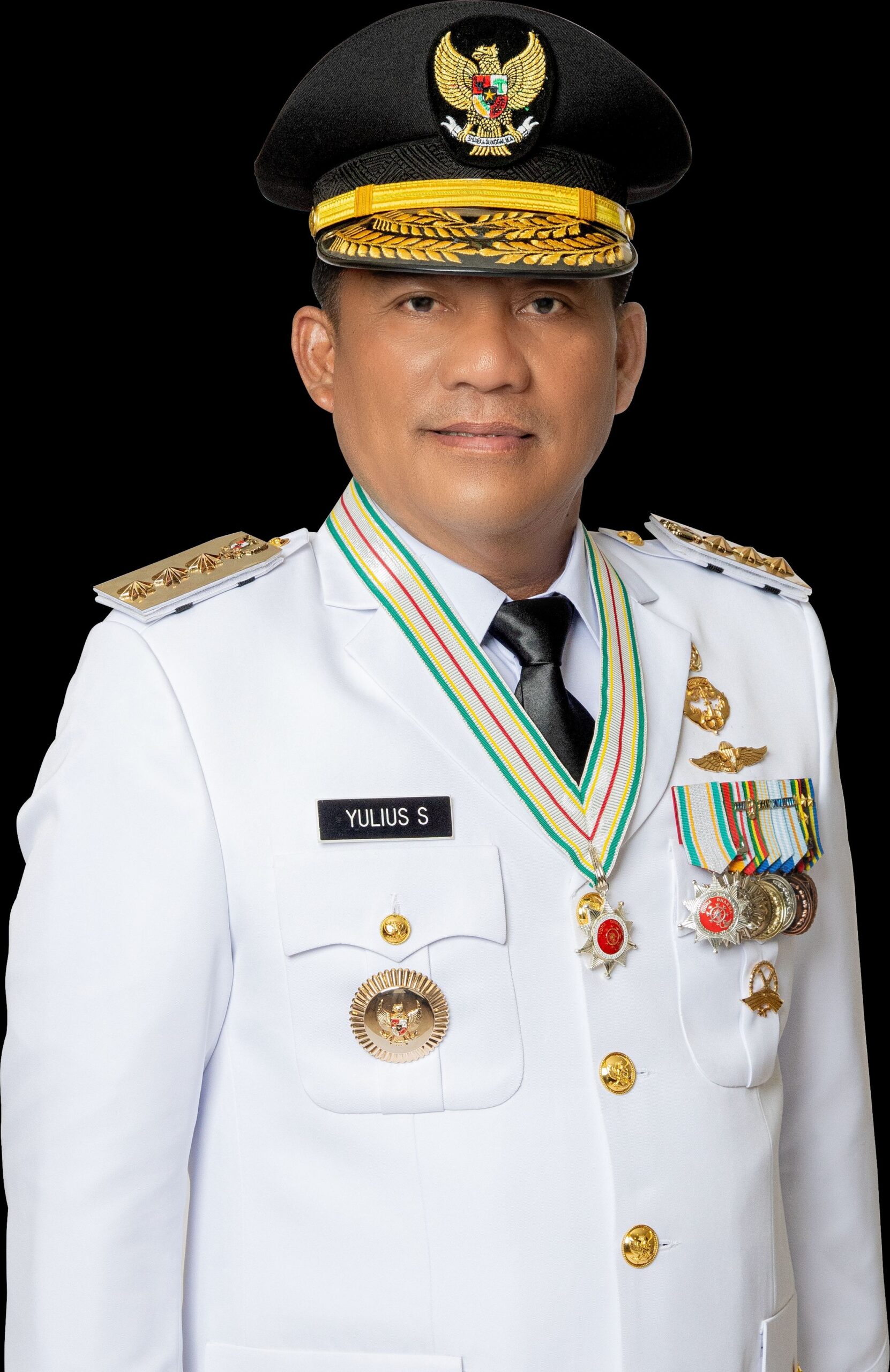 Gubernur Sulawesi Utara, Yulius Selvanus Komaling