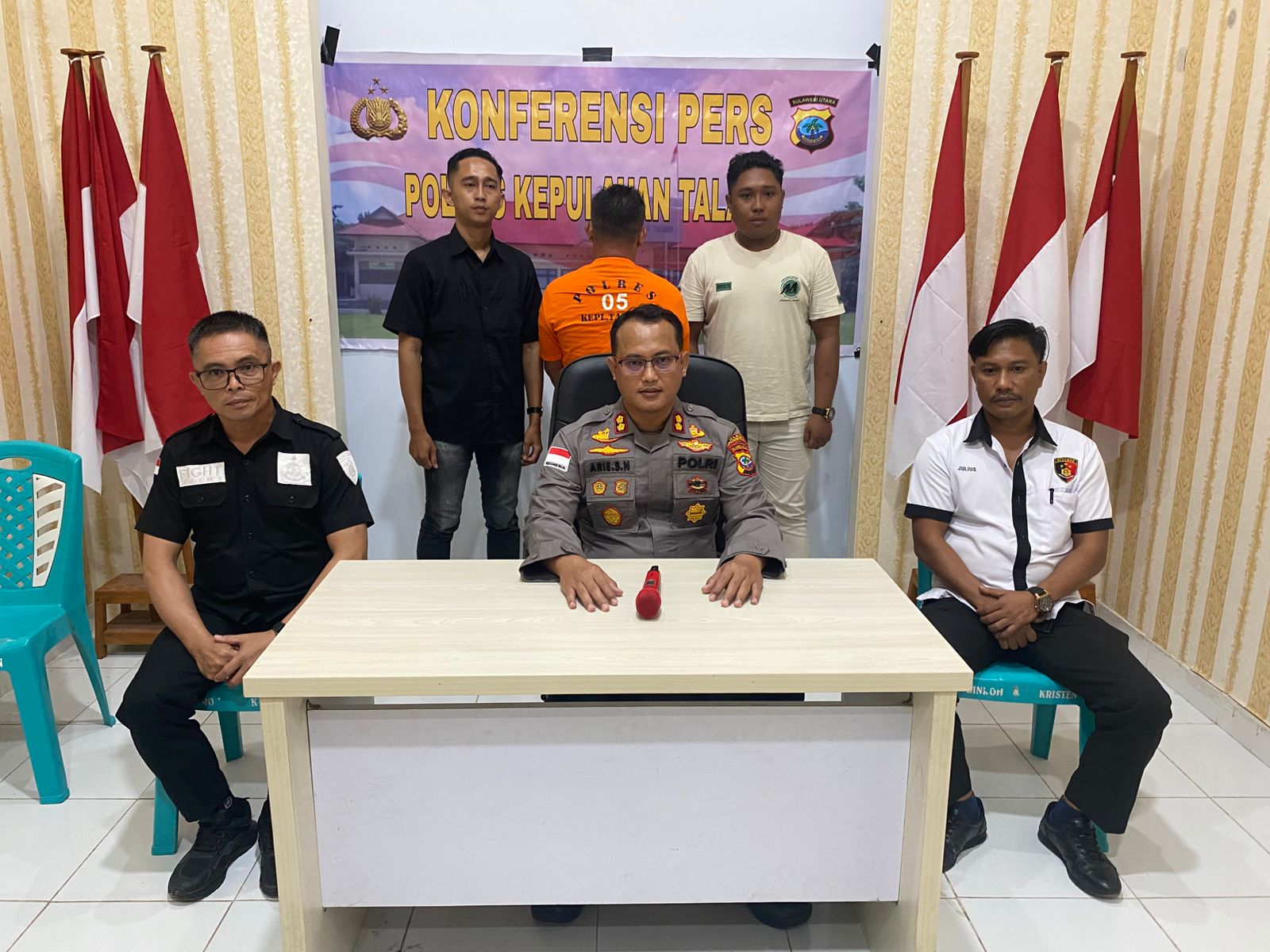Mantan Kades Daran Oknum Berinisial RT Di Tahan Polres Talaud Diduga Selewengkan Dana Desa Mantan Kades Daran Di Tahan Polres Talaud