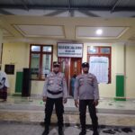 Kapolsek Melonguane Saat Melakukan Pengamanan Buka Puasa