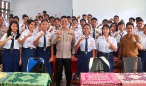 Kapolres Talaud Masuk Sekolah